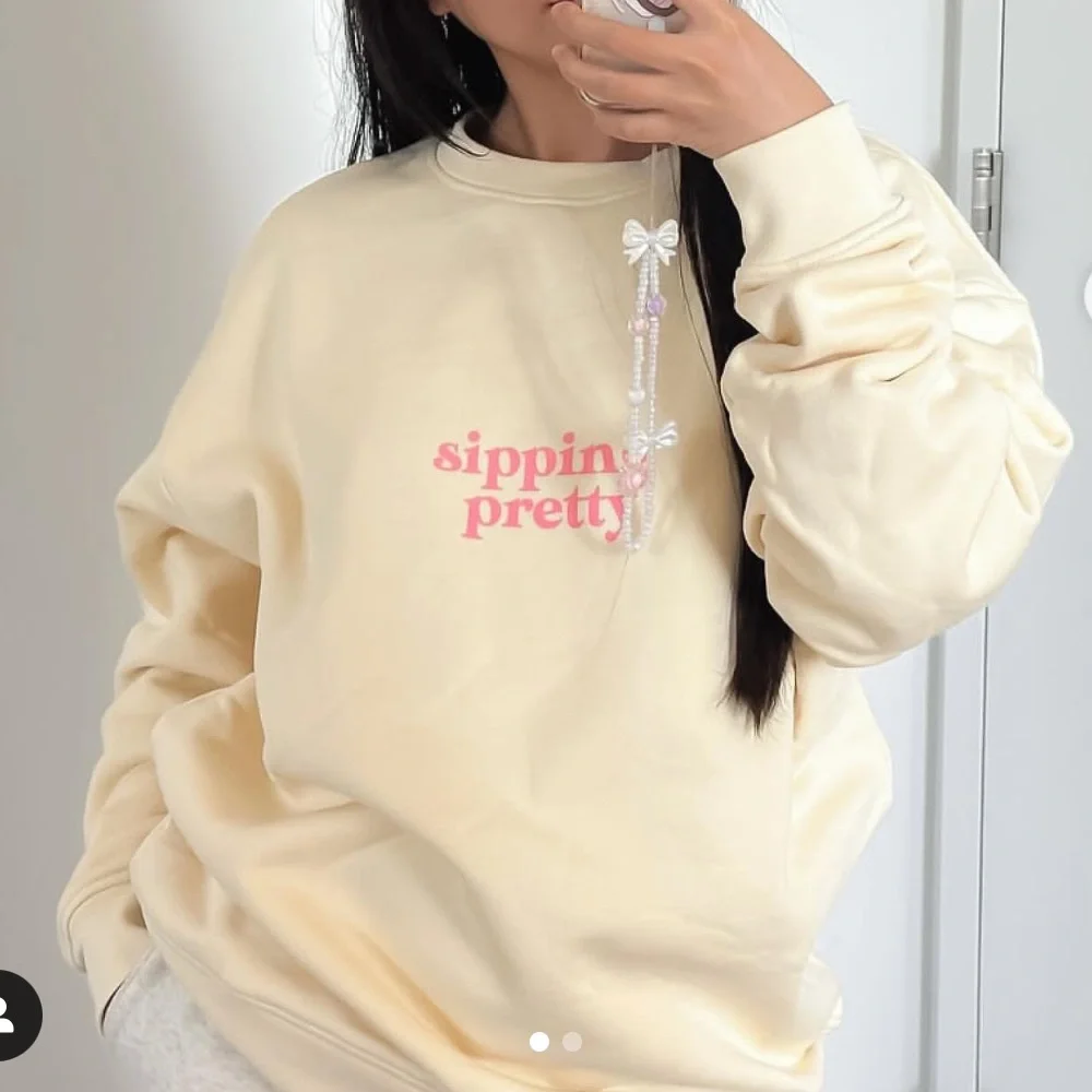 NIB ESW Beauty Sweatshirt / Pullover Sweater